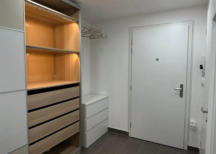 Apartmán Cozy Modern Apartment, 20 Mins To Center