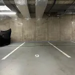 Cozy Modern Apartment, 20 Mins To Center 프라하