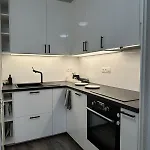 Апартаменты Cozy Modern Apartment, 20 Mins To Center *