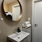Cozy Modern Apartment, 20 Mins To Center Апартаменты