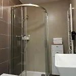 Cozy Modern Apartment, 20 Mins To Center Апартаменты