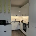 Cozy Modern Apartment, 20 Mins To Center * Прага