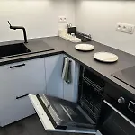 Cozy Modern Apartment, 20 Mins To Center 프라하